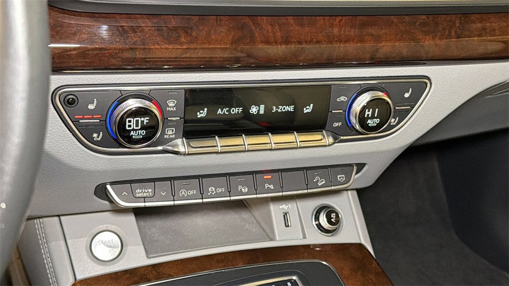 Used 2020 Audi Q5 Prestige image 29
