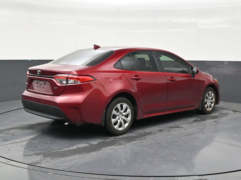 Used 2025 Toyota Corolla LE FWD image 5
