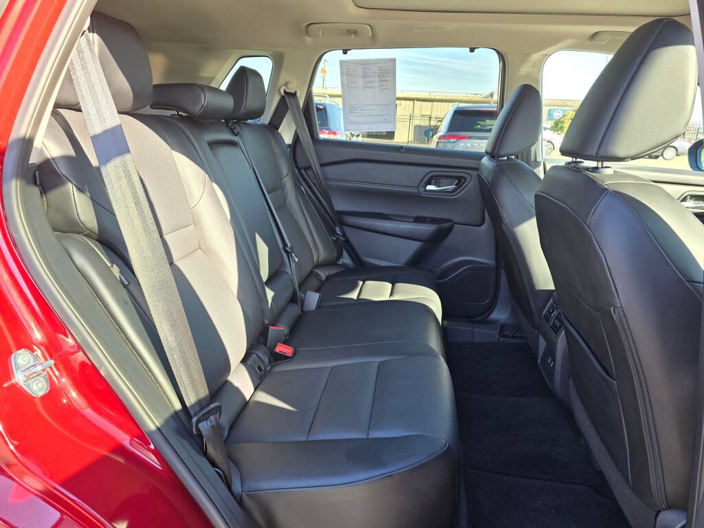 Used 2026 Nissan Rogue SV w/ SV Premium Package AWD/4WD image 13