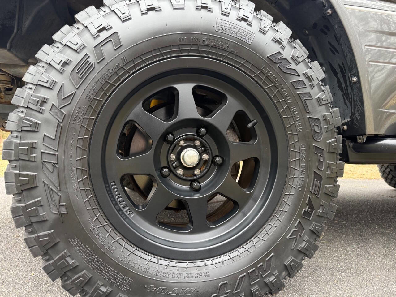 Used 2002 Lexus LX 470 Base 4WD 4dr SUV image 56