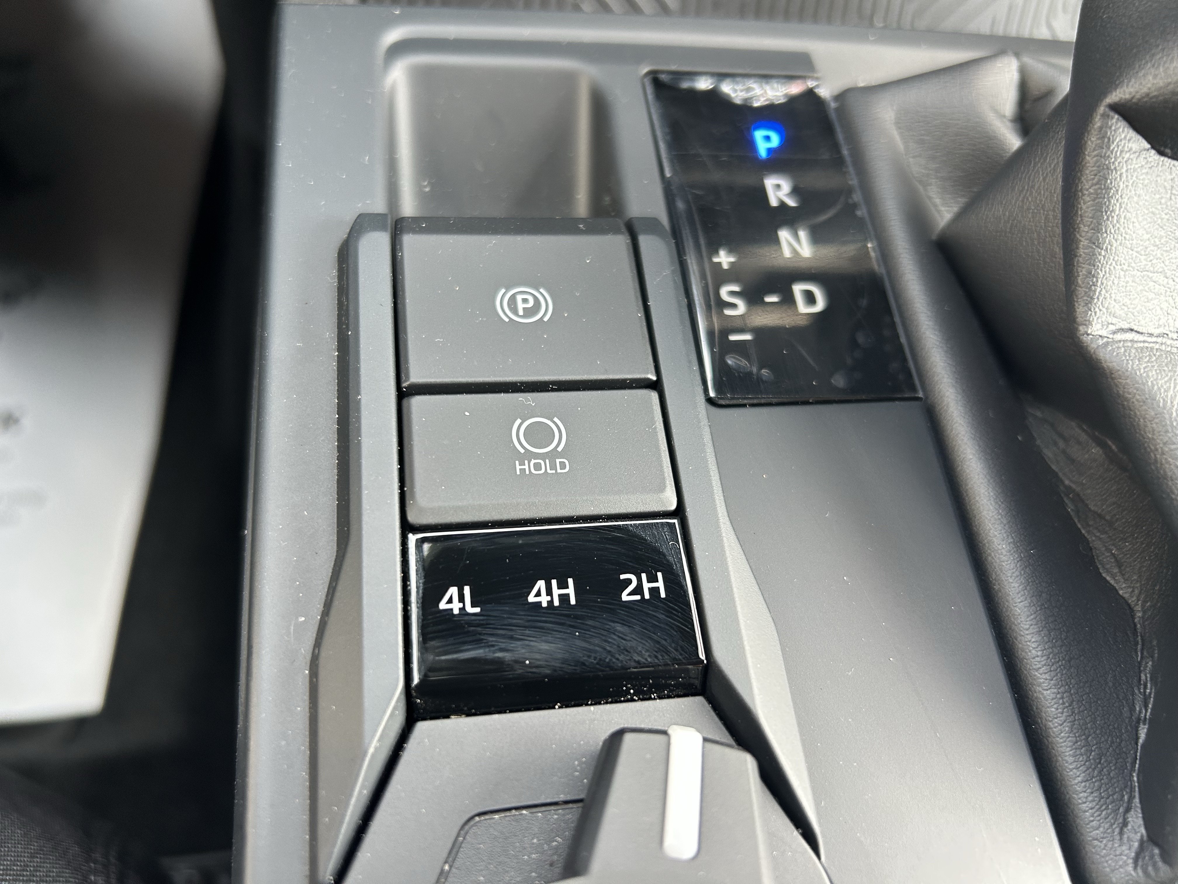 Certified 2025 Toyota Tacoma SR5 AWD/4WD image 31