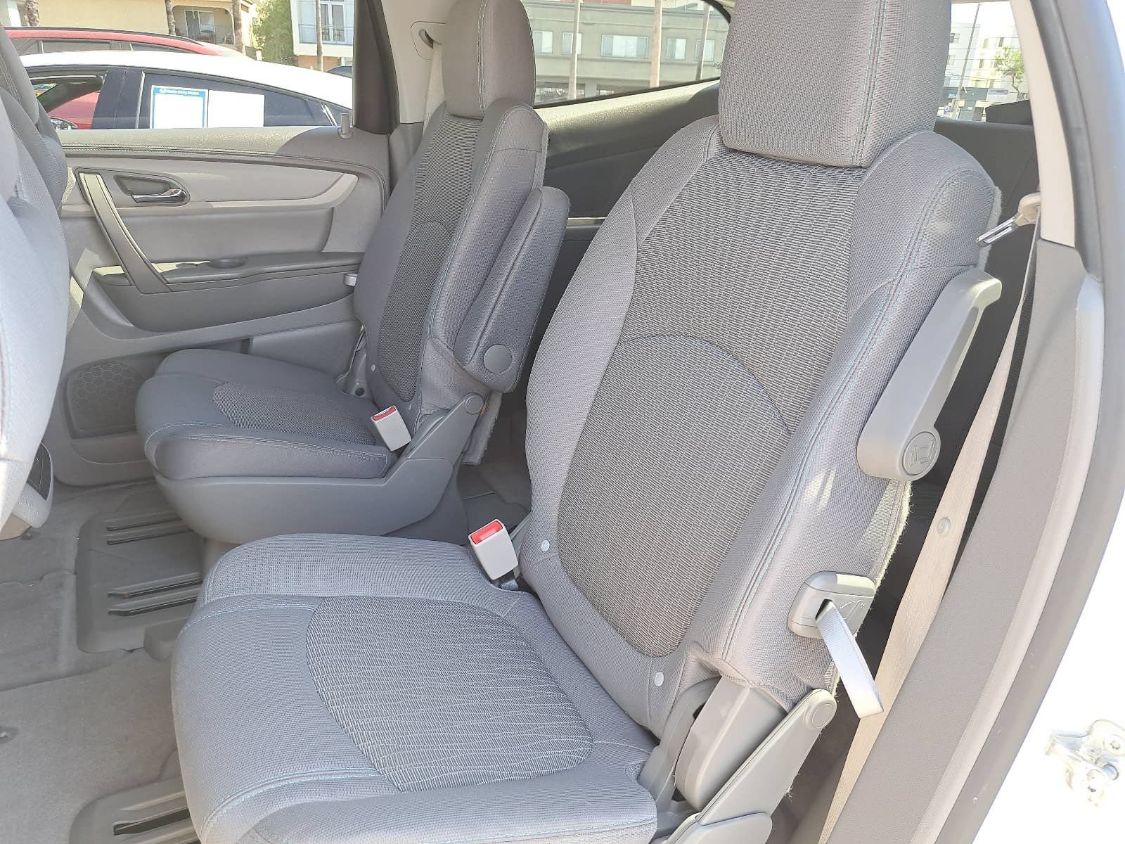 Used 2014 Chevrolet Traverse LT FWD image 16