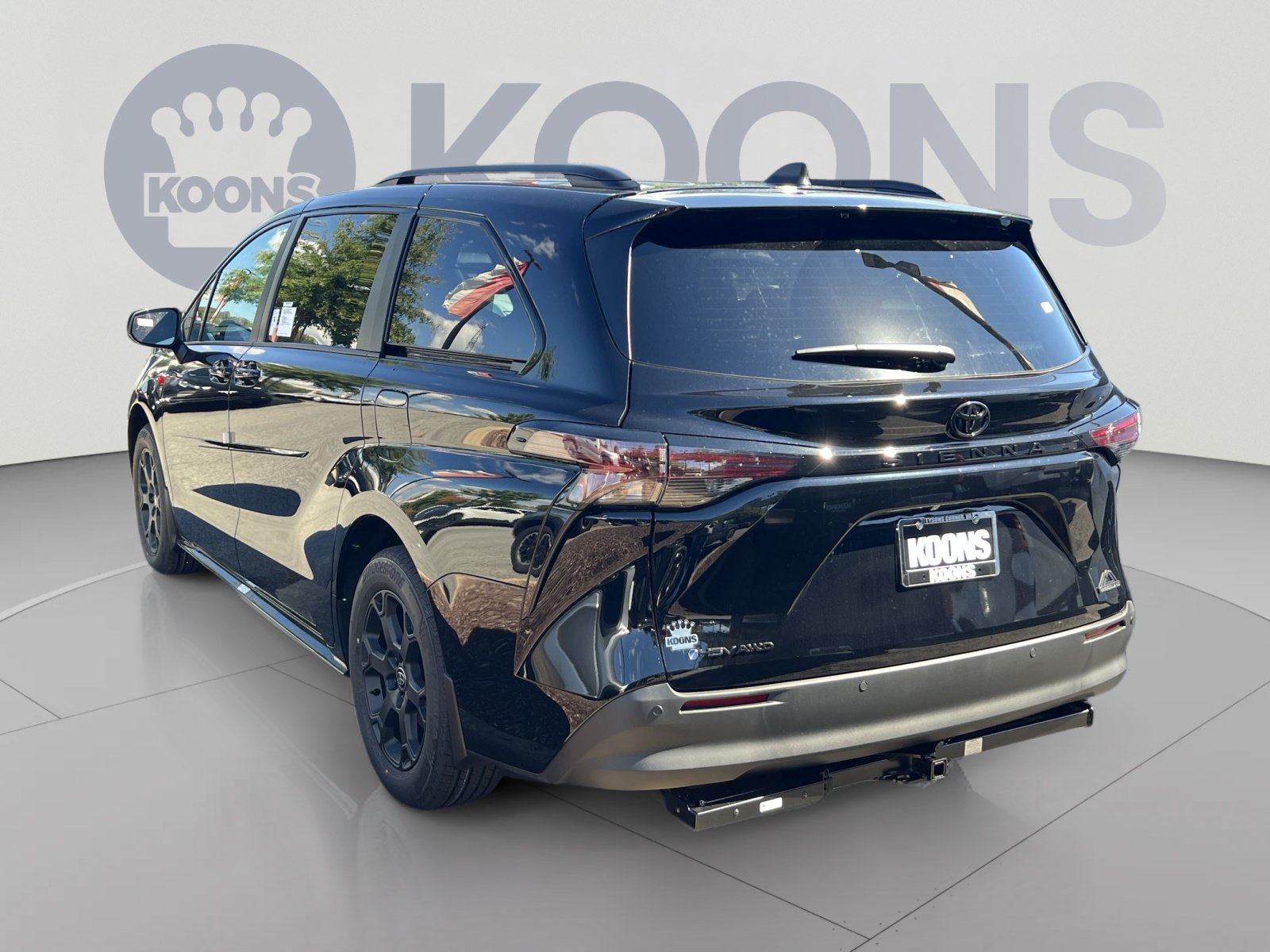 New 2026 Toyota Sienna XLE Woodland Edition AWD/4WD image 2