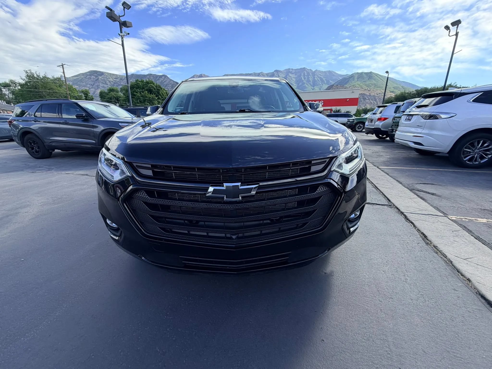 Used 2021 Chevrolet Traverse Premier w/ Redline Edition AWD/4WD image 9