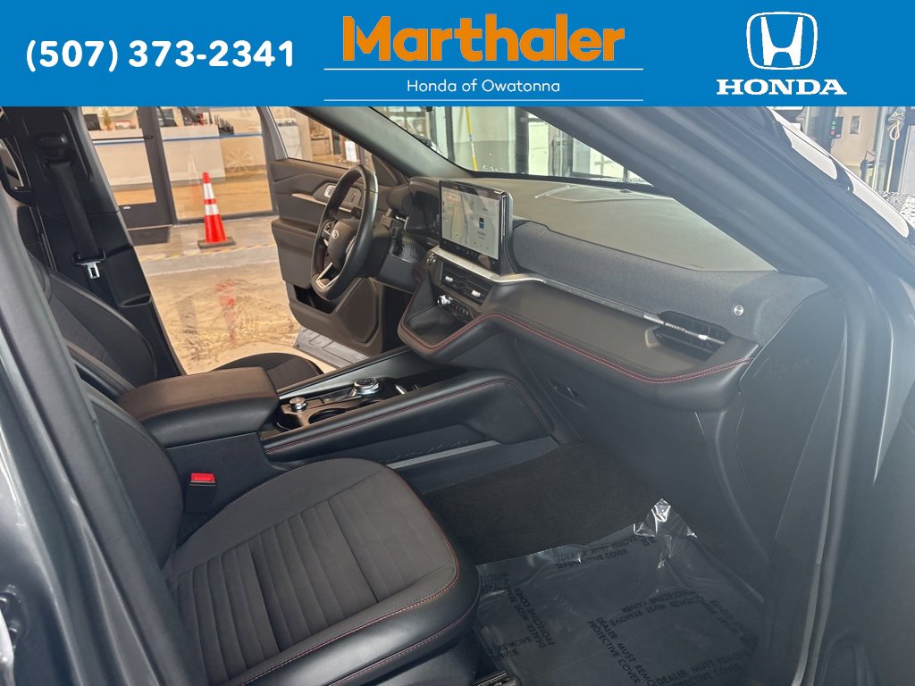 Used 2025 Ford Explorer ST-Line image 21