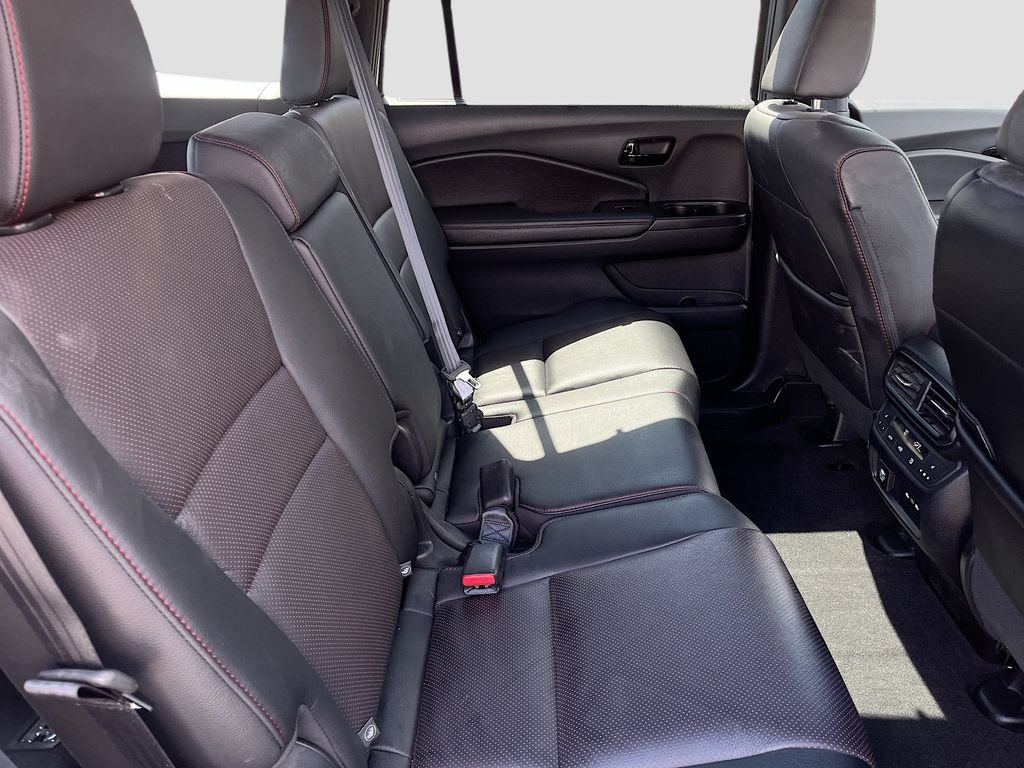 Used 2025 Honda Passport Black Edition image 28