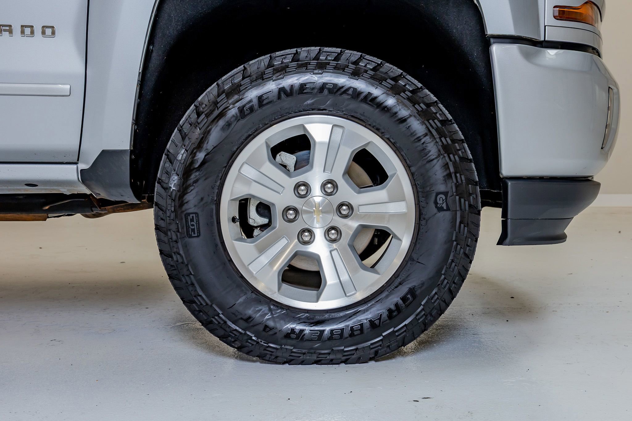 Used 2018 Chevrolet Silverado 1500 LT w/ LT Convenience Package AWD/4WD image 10