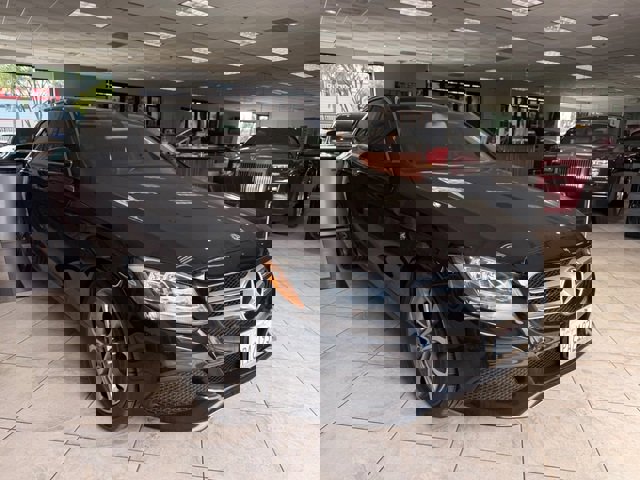 Used 2017 Mercedes-Benz C 300 Sport image 2