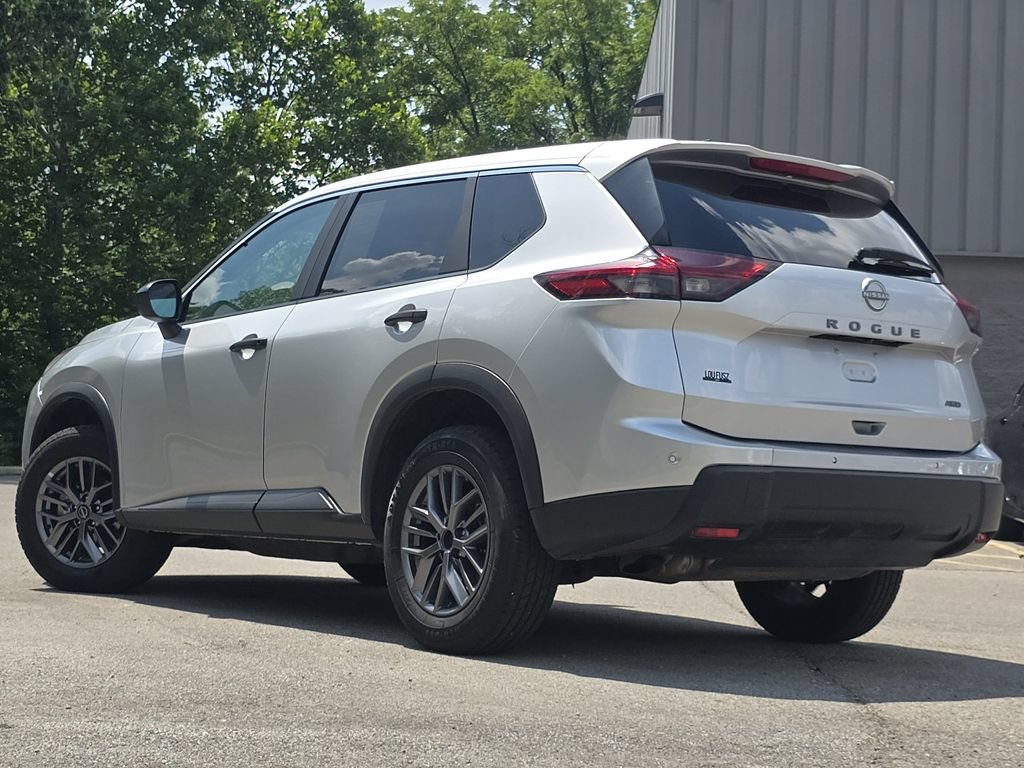 Used 2024 Nissan Rogue S AWD/4WD image 12