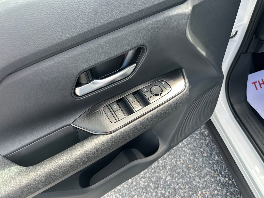 New 2026 Nissan Kicks SV AWD/4WD image 15