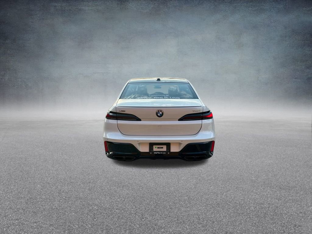 Used 2025 BMW 760i xDrive w/ Executive Package image 8