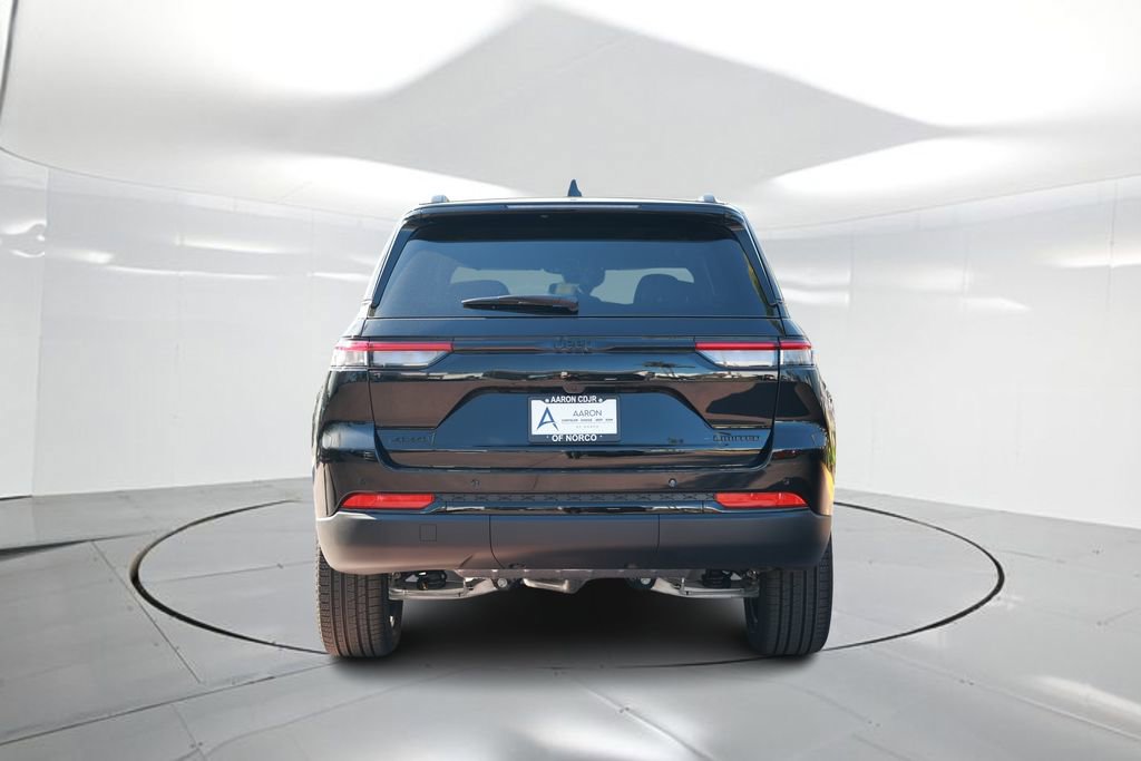 New 2025 Jeep Grand Cherokee Limited w/ Black Appearance Package image 3