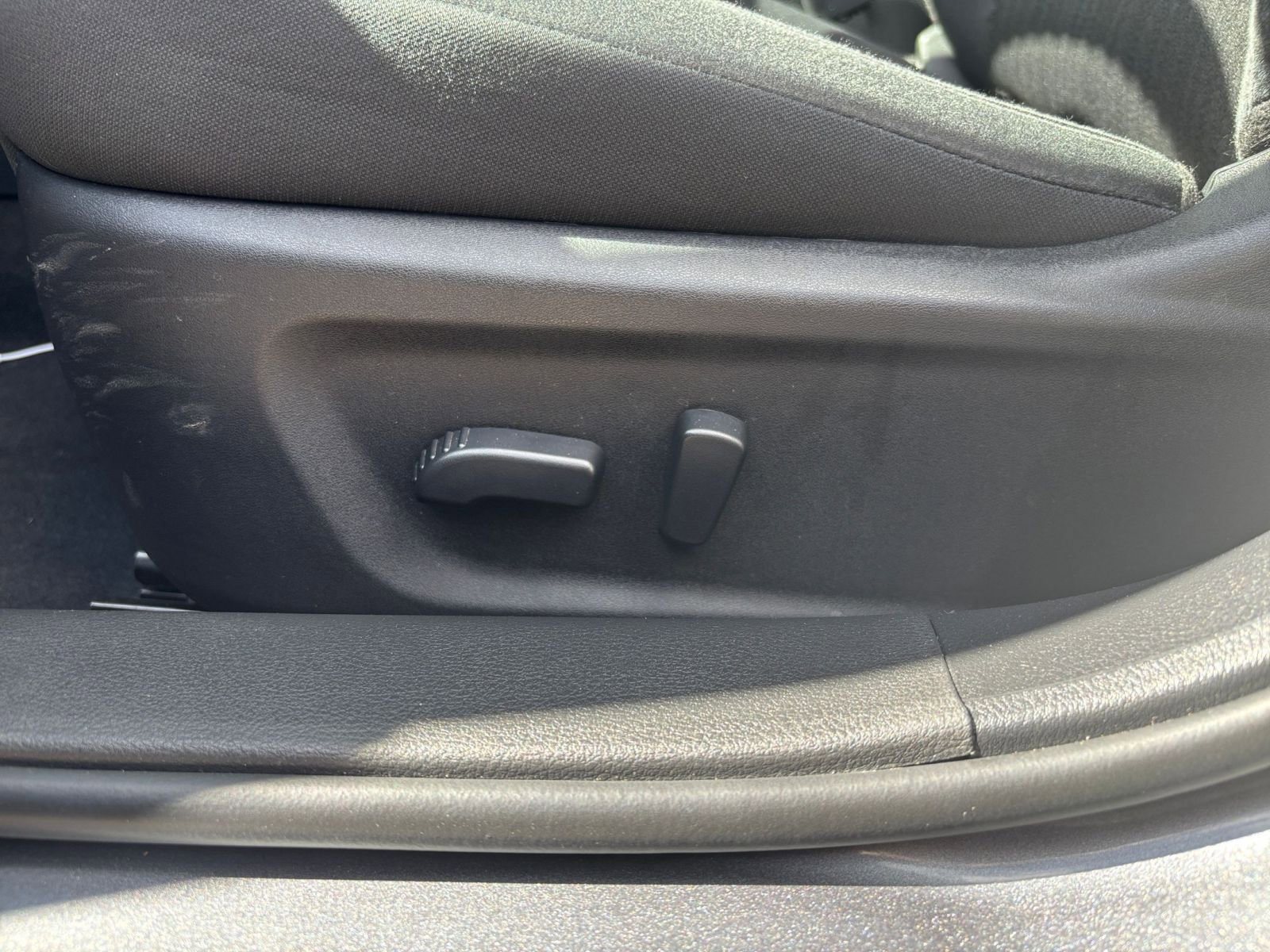 Used 2025 Nissan Altima 2.5 SV FWD image 21