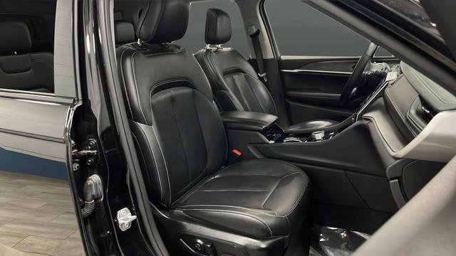 Used 2022 Jeep Grand Cherokee L Limited AWD/4WD image 24