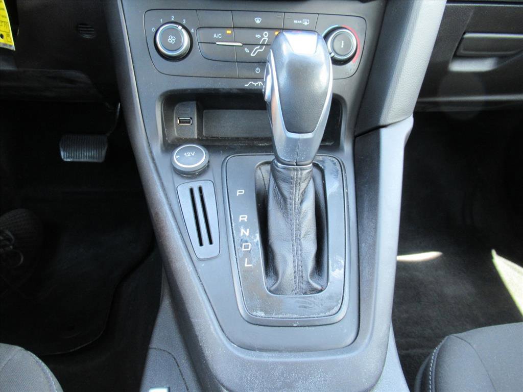 Used 2015 Ford Focus SE FWD image 24