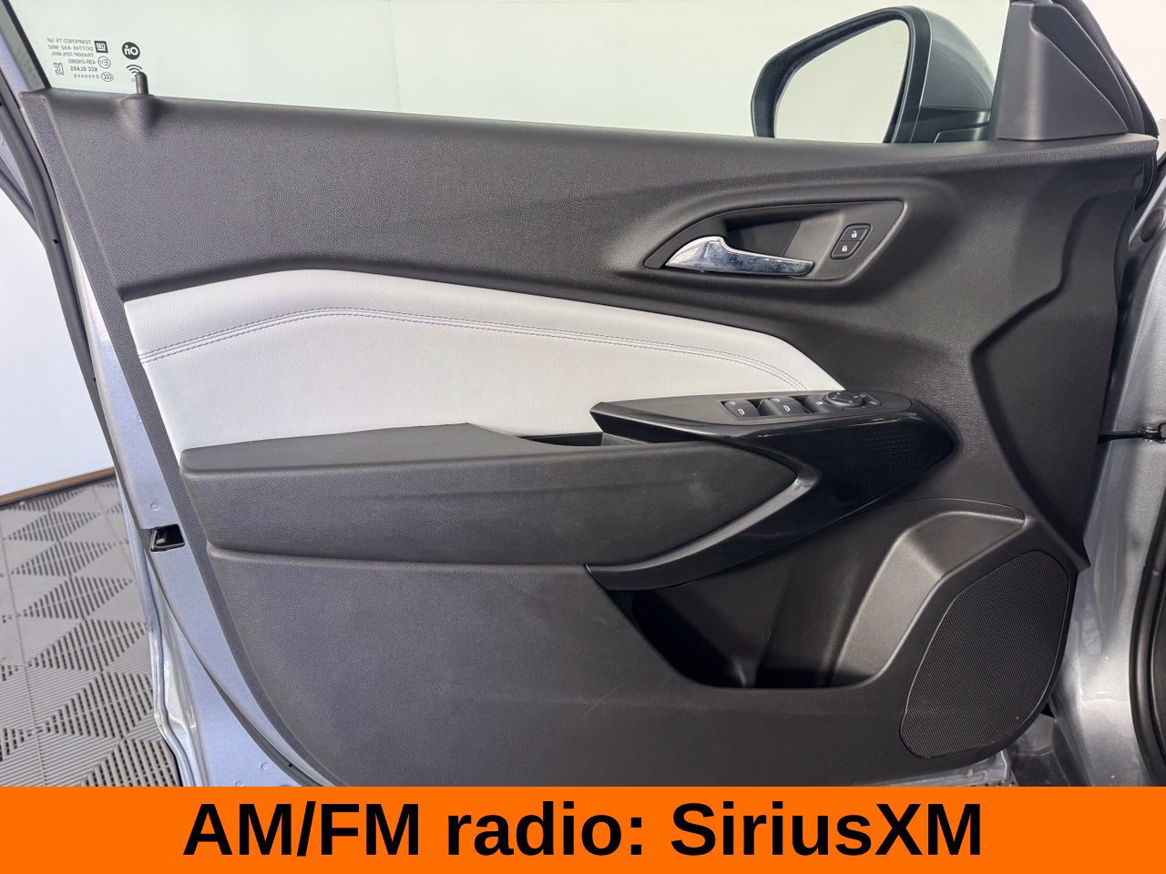 Used 2024 Chevrolet Trax LT FWD image 11