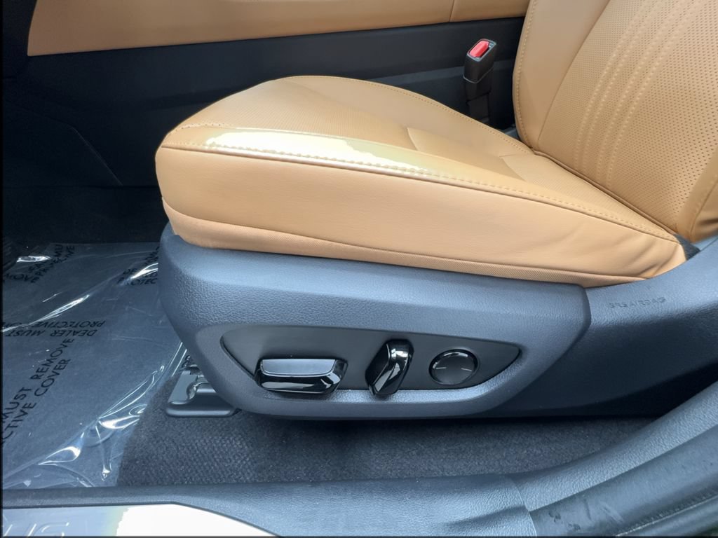 Used 2025 Lexus NX 250 FWD w/ Towing Package (2000 Lbs) image 23