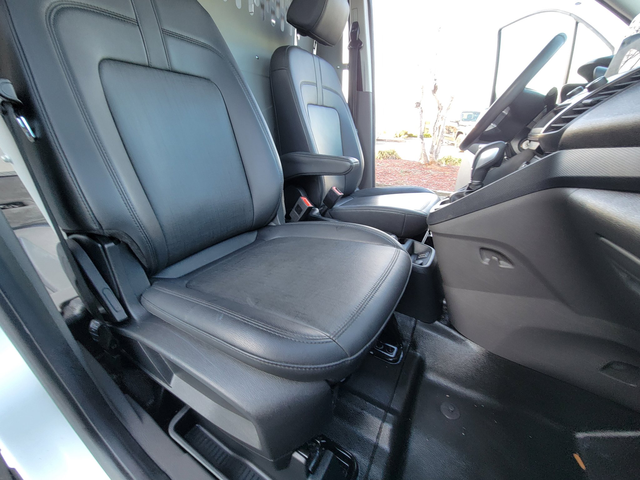 Used 2021 Ford Transit Connect XL image 41