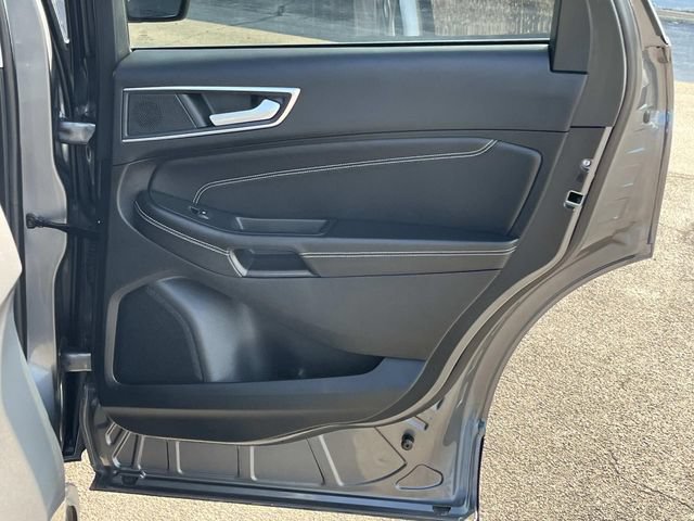 Used 2023 Ford Edge Titanium AWD/4WD image 23