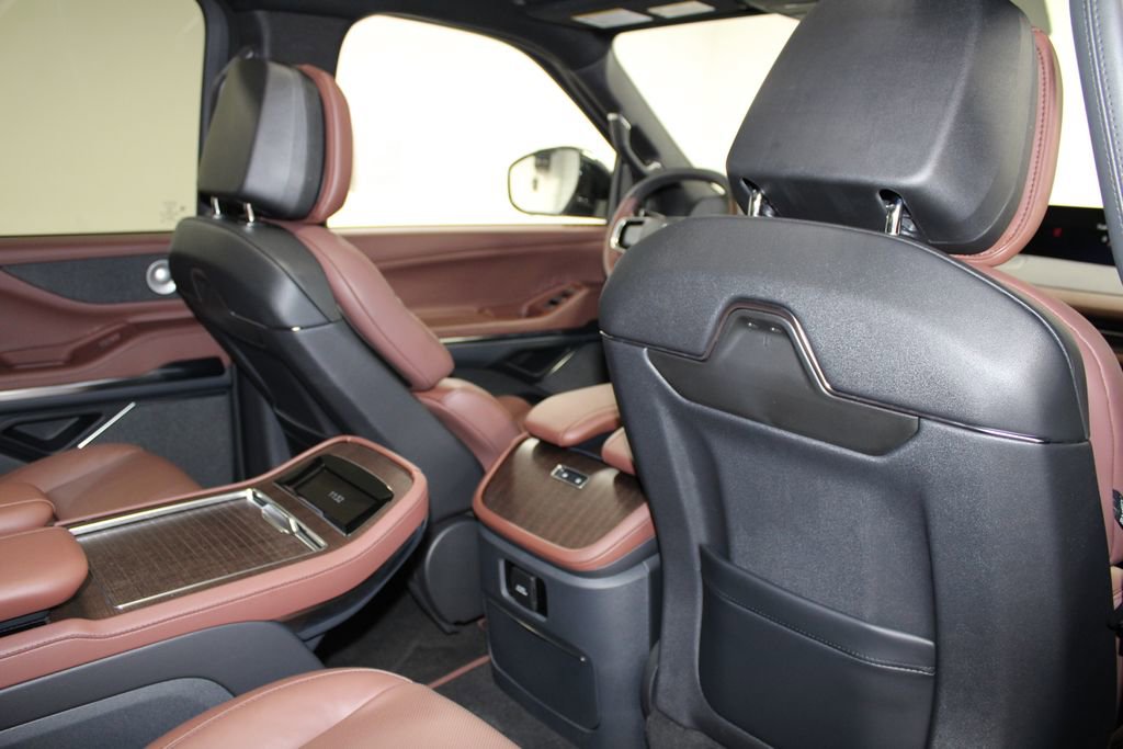 New 2025 Lincoln Navigator Reserve image 37