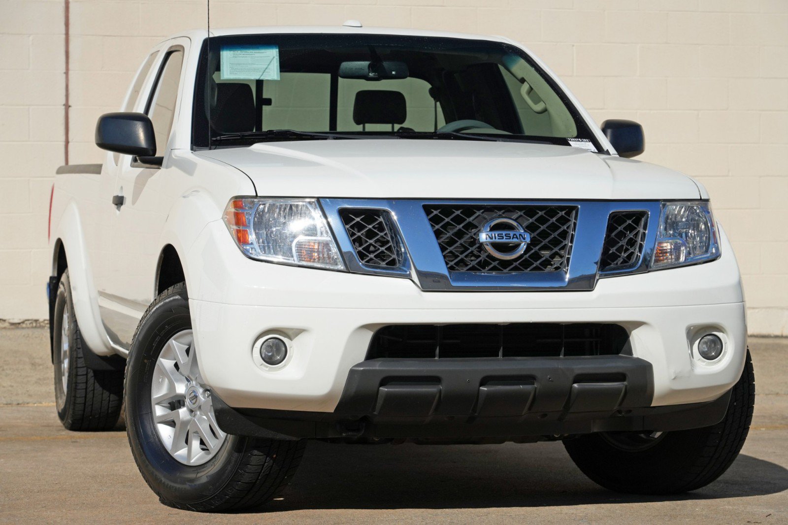 Used 2017 Nissan Frontier SV w/ SV Value Truck Package AWD/4WD image 2