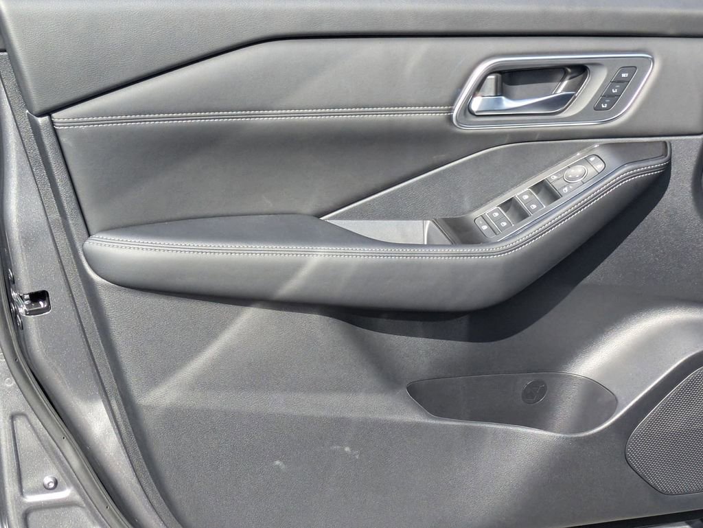 New 2026 Nissan Rogue Platinum w/ Platinum Premium Package image 7