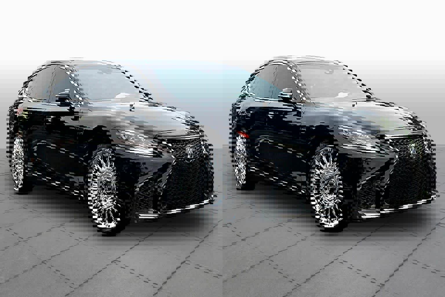 Used 2018 Lexus LS 500 F Sport w/ Accessory Package (Z2) image 3