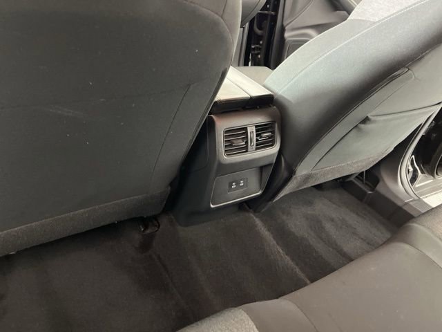 Used 2024 Nissan Rogue SV image 41