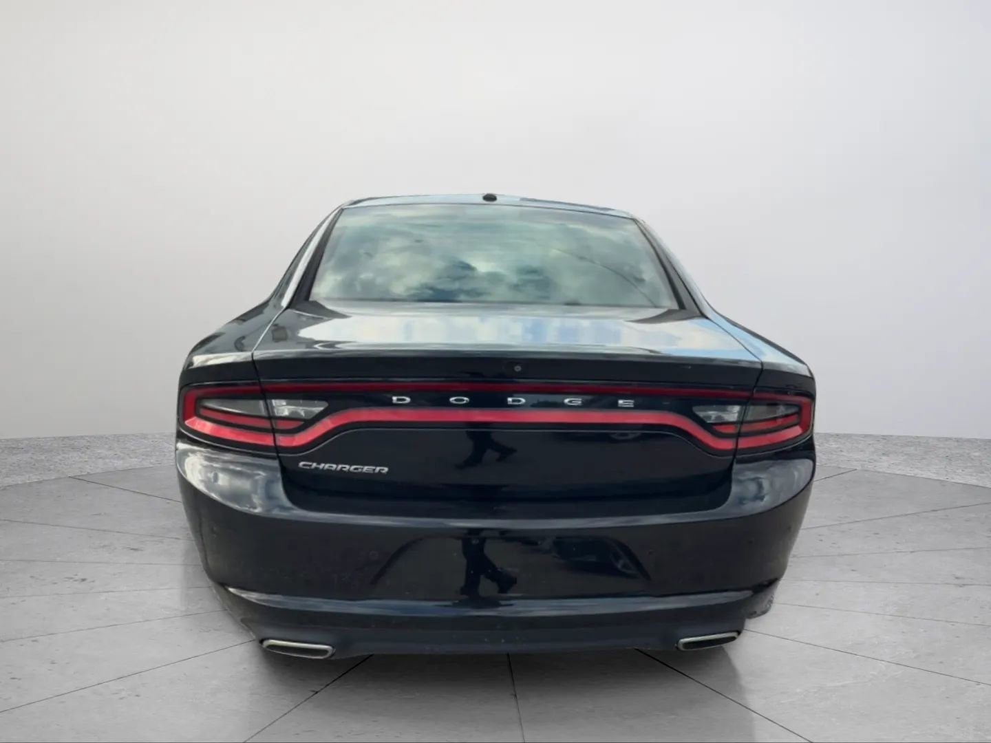 Used 2021 Dodge Charger SXT w/ Leather Interior Group image 4