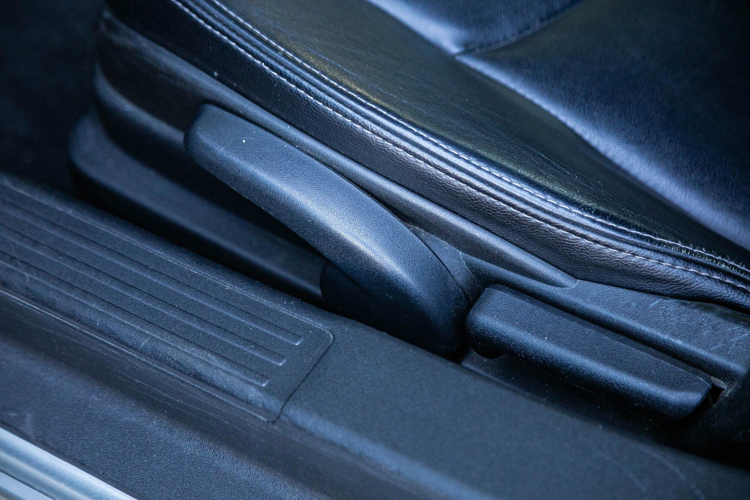 Used 2012 MAZDA MX-5 Miata Grand Touring w/ Premium Pkg image 27