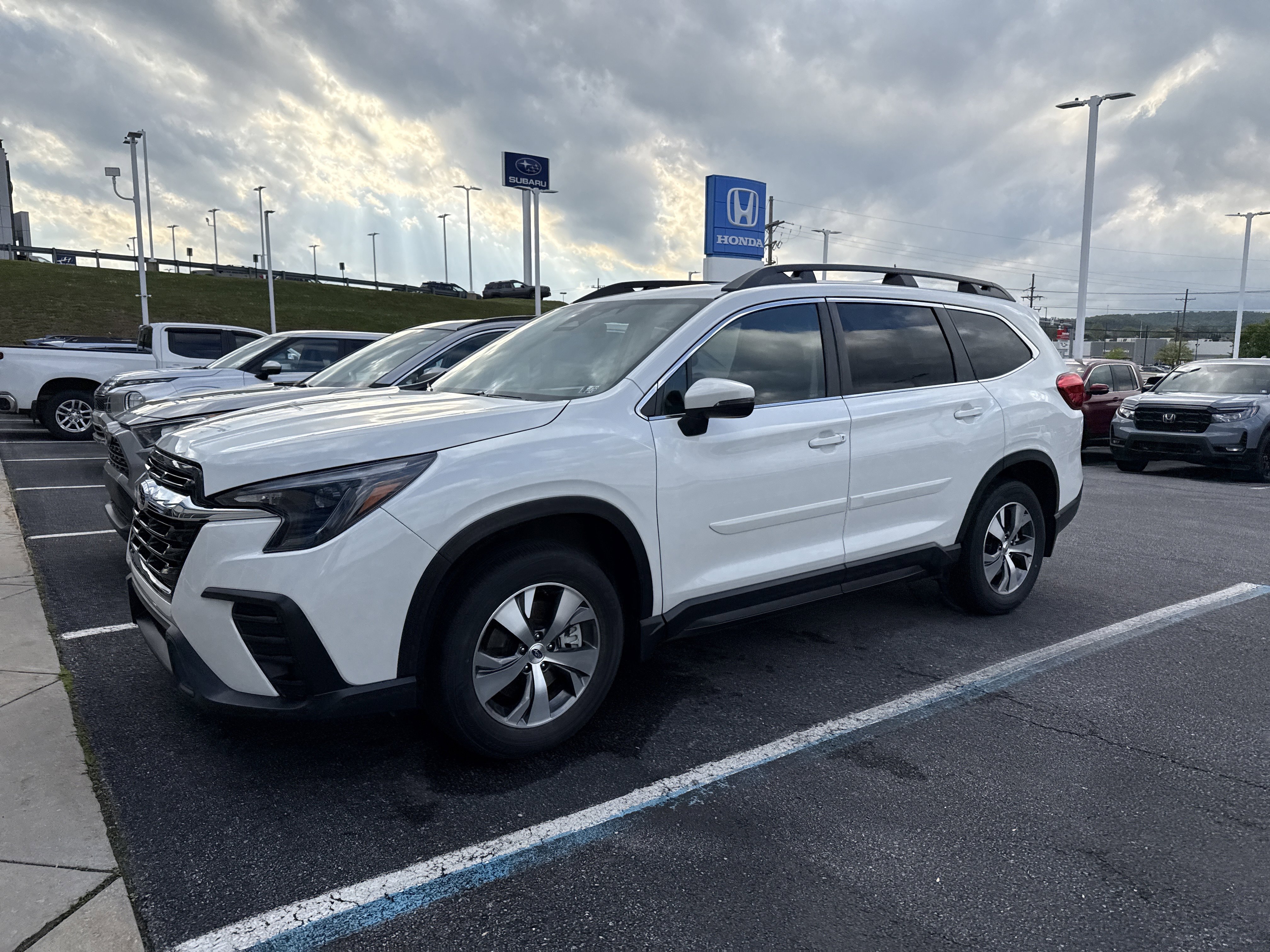 Used 2023 Subaru Ascent Premium AWD/4WD image 6