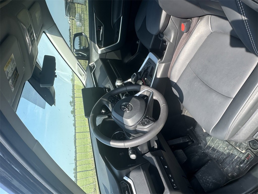 Used 2023 Toyota RAV4 XLE Premium image 11