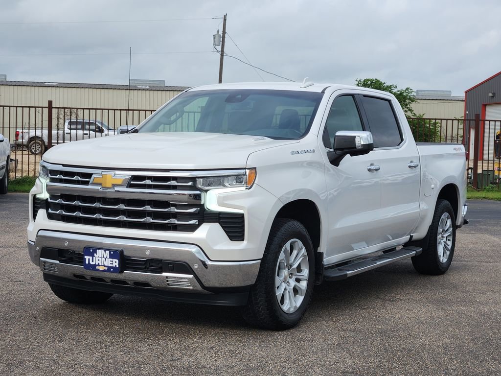 Certified 2022 Chevrolet Silverado 1500 LTZ AWD/4WD image 3