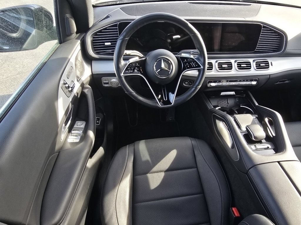Used 2025 Mercedes-Benz GLS 450 4MATIC image 21