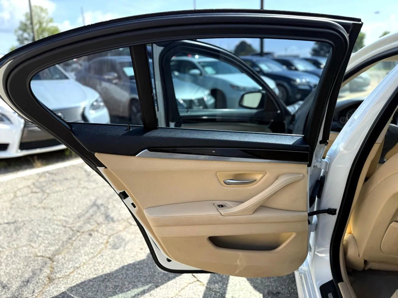 Used 2013 BMW 528i Sedan image 25