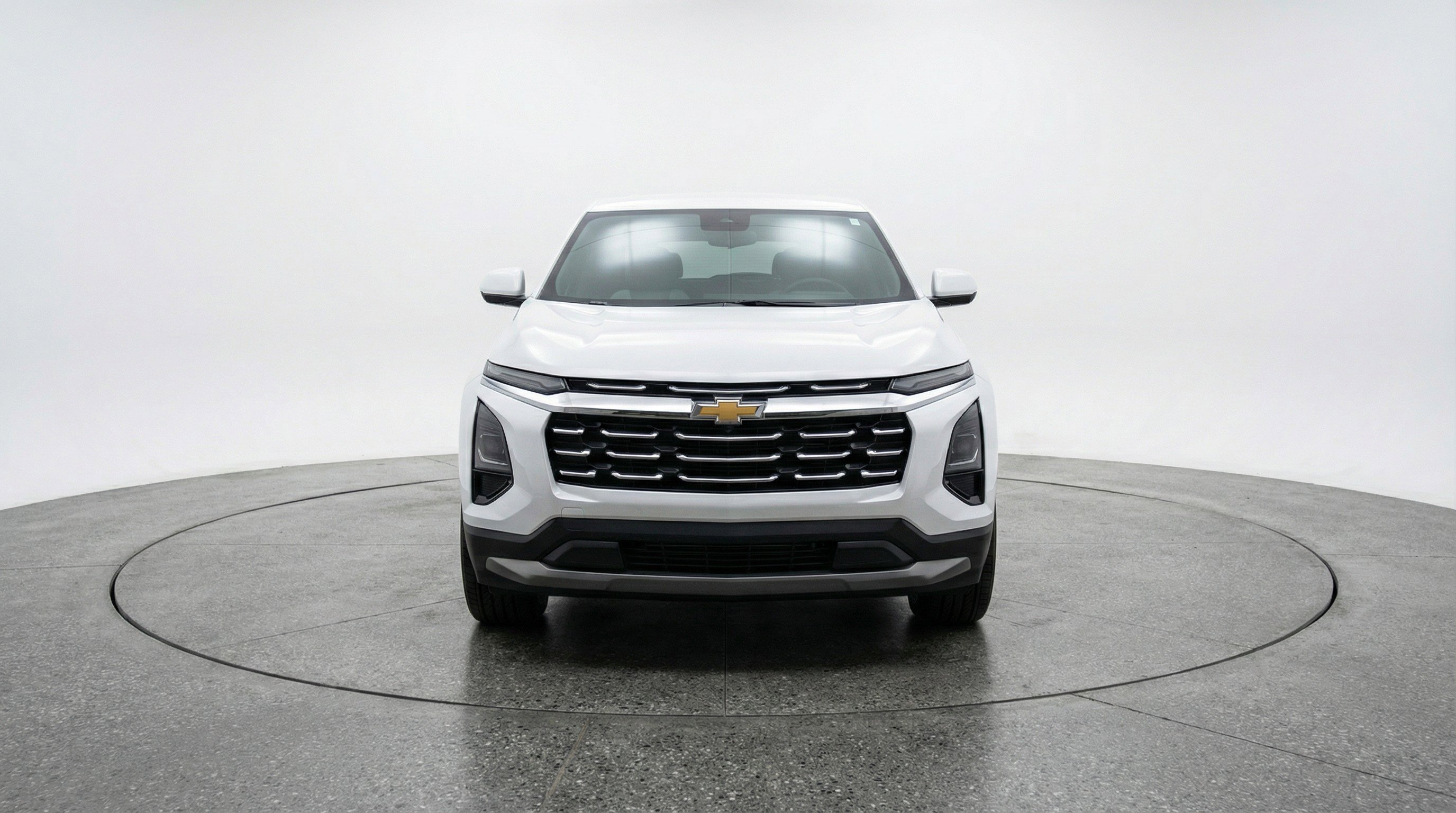 Used 2025 Chevrolet Equinox LT FWD image 2