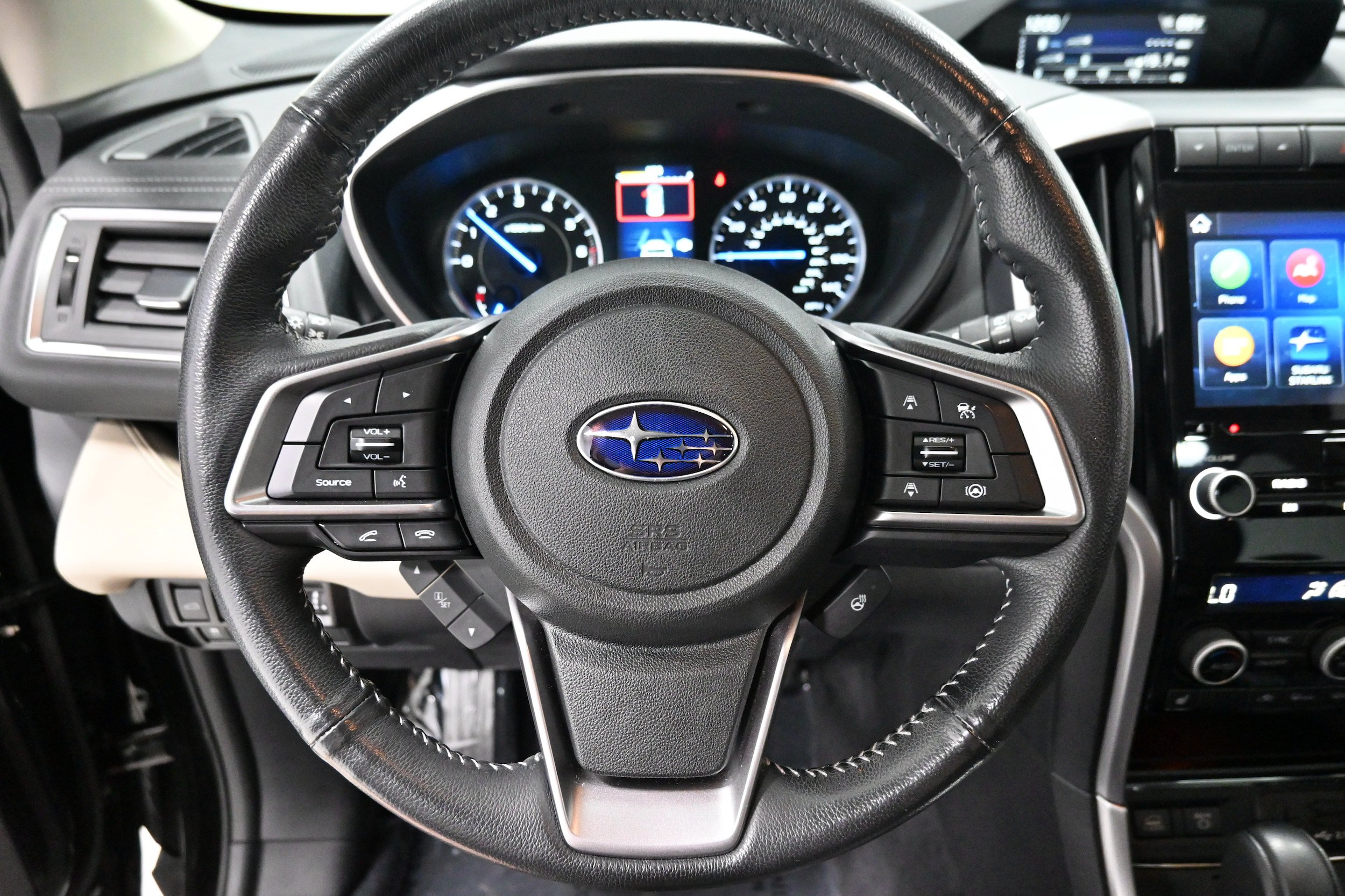 Used 2022 Subaru Ascent Limited w/ Technology Package AWD/4WD image 7