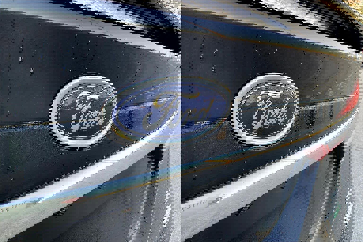 Used 2017 Ford Fusion SE w/ Equipment Group 201A image 30