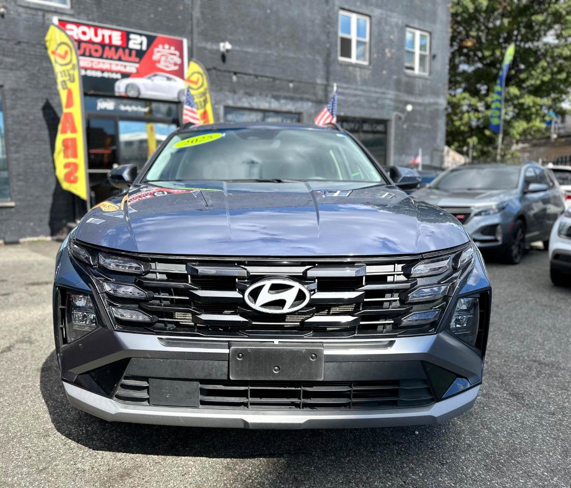 Used 2025 Hyundai Tucson SEL FWD image 2