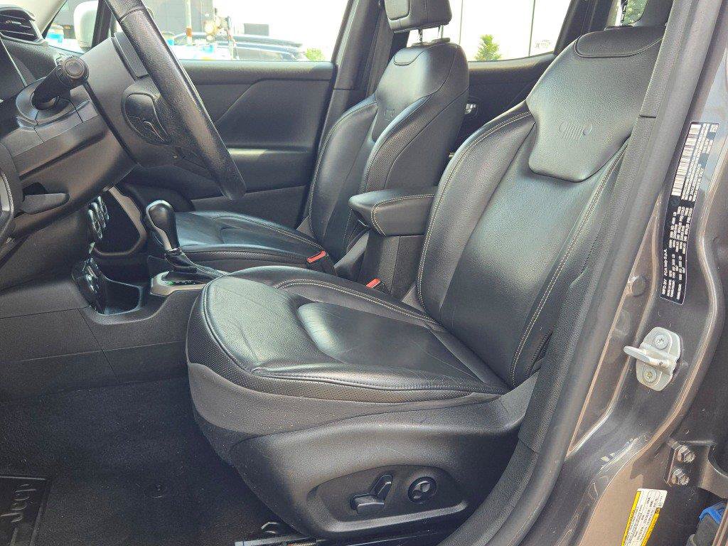 Used 2017 Jeep Renegade Limited AWD/4WD image 18