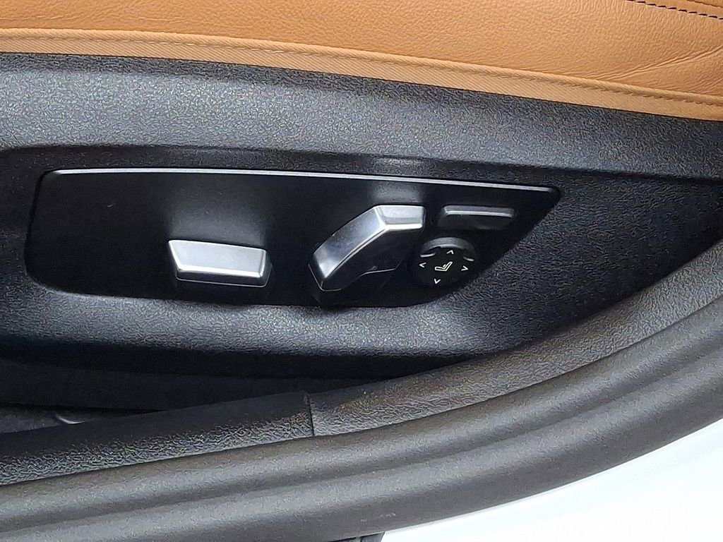 Certified 2023 BMW 530i xDrive w/ Premium Package image 10