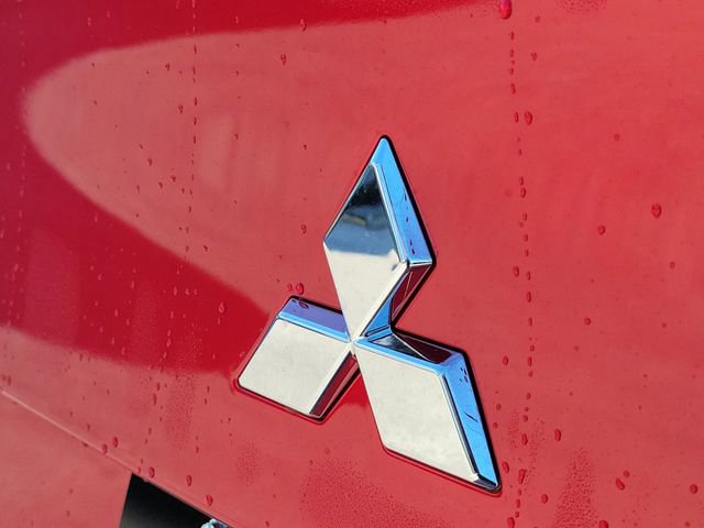 New 2026 Mitsubishi Outlander SE image 9