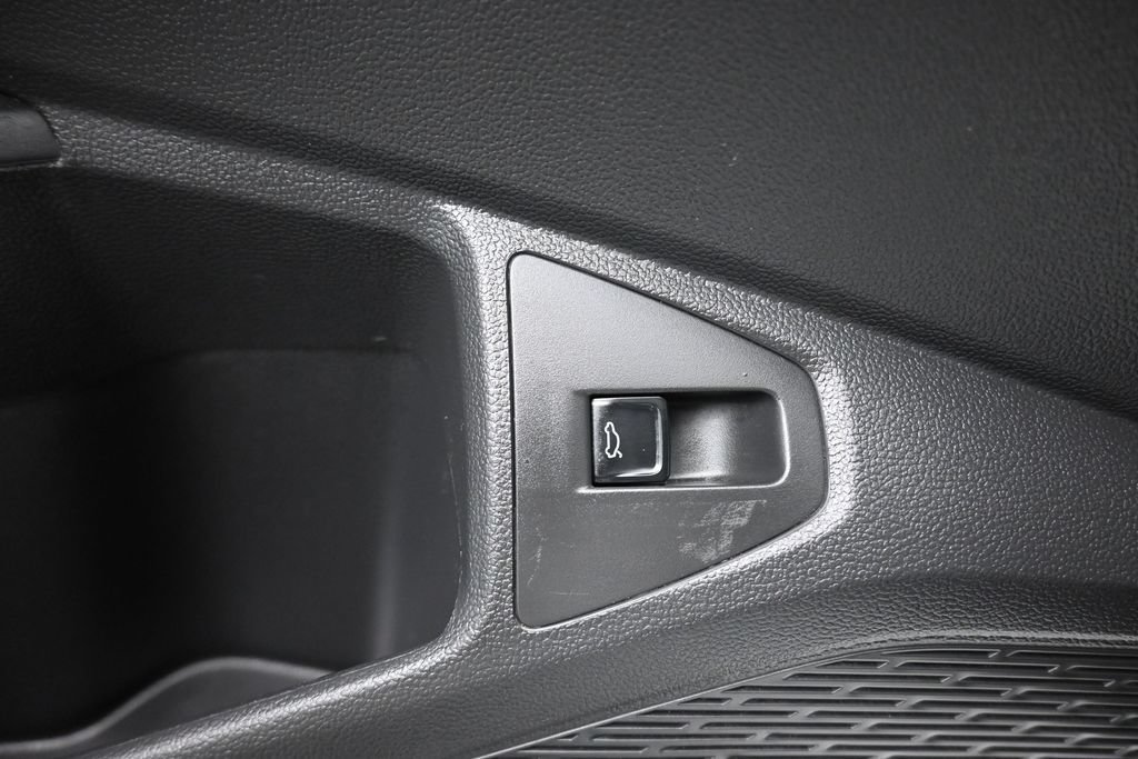 Used 2019 Volkswagen Jetta R-Line w/ R-Line Cold Weather Package FWD image 11