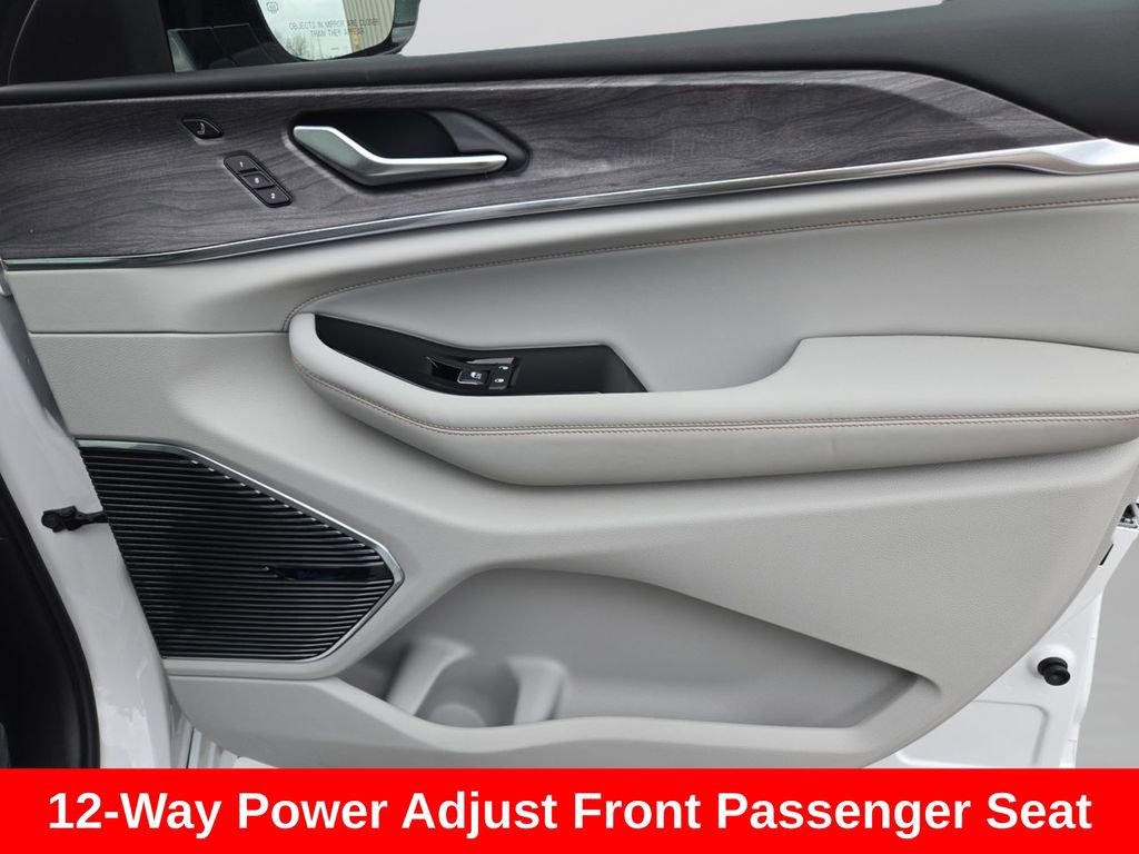 Certified 2023 Jeep Grand Cherokee Overland w/ Luxury Tech Group IV image 16