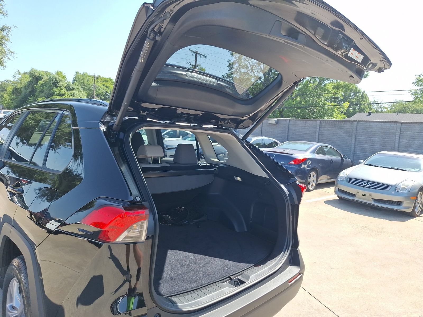 Used 2025 Toyota RAV4 XLE w/ Convenience Package AWD/4WD image 36