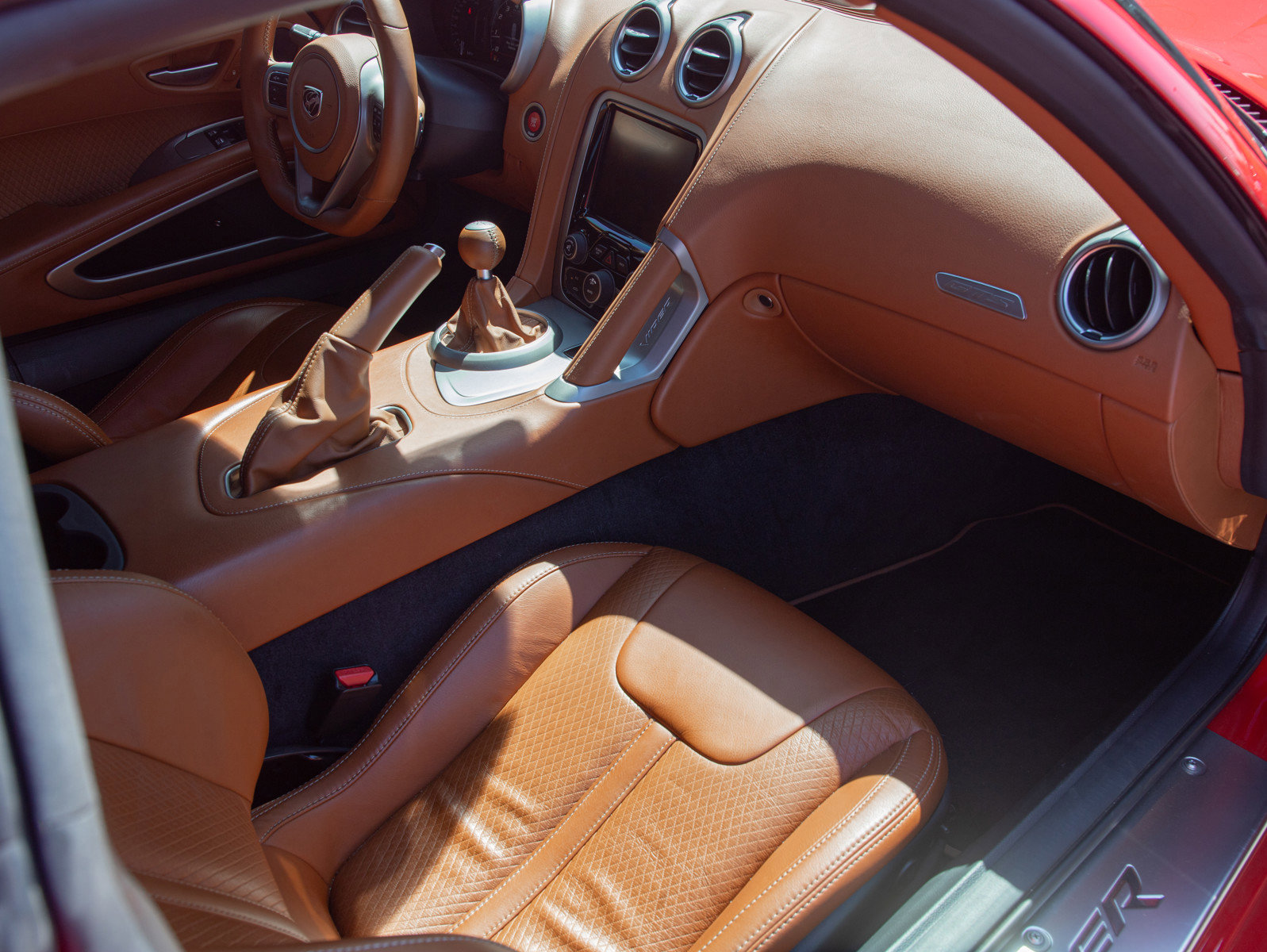 Used 2014 SRT GTS w/ GTS Laguna Interior Package RWD image 14