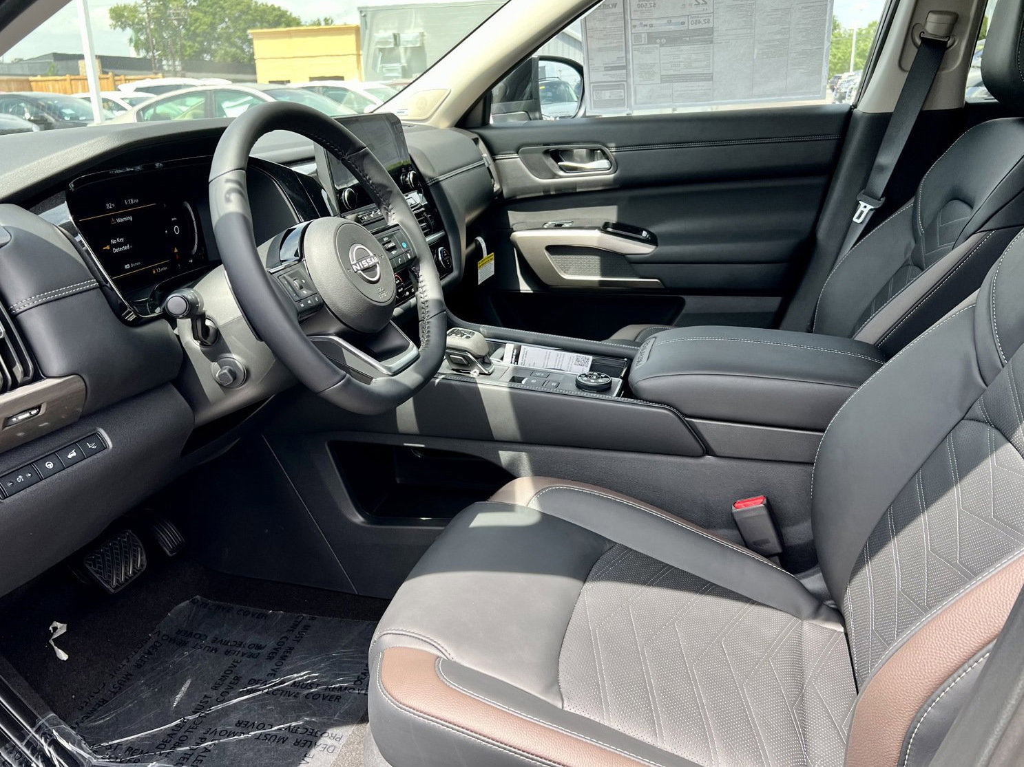 New 2025 Nissan Pathfinder Platinum image 26