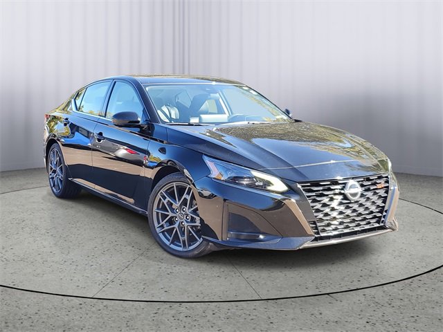 Used 2023 Nissan Altima 2.0 SR image 1