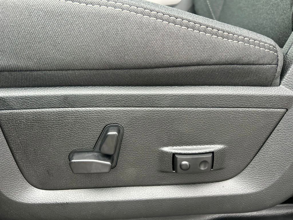 New 2026 RAM 2500 Big Horn AWD/4WD image 13
