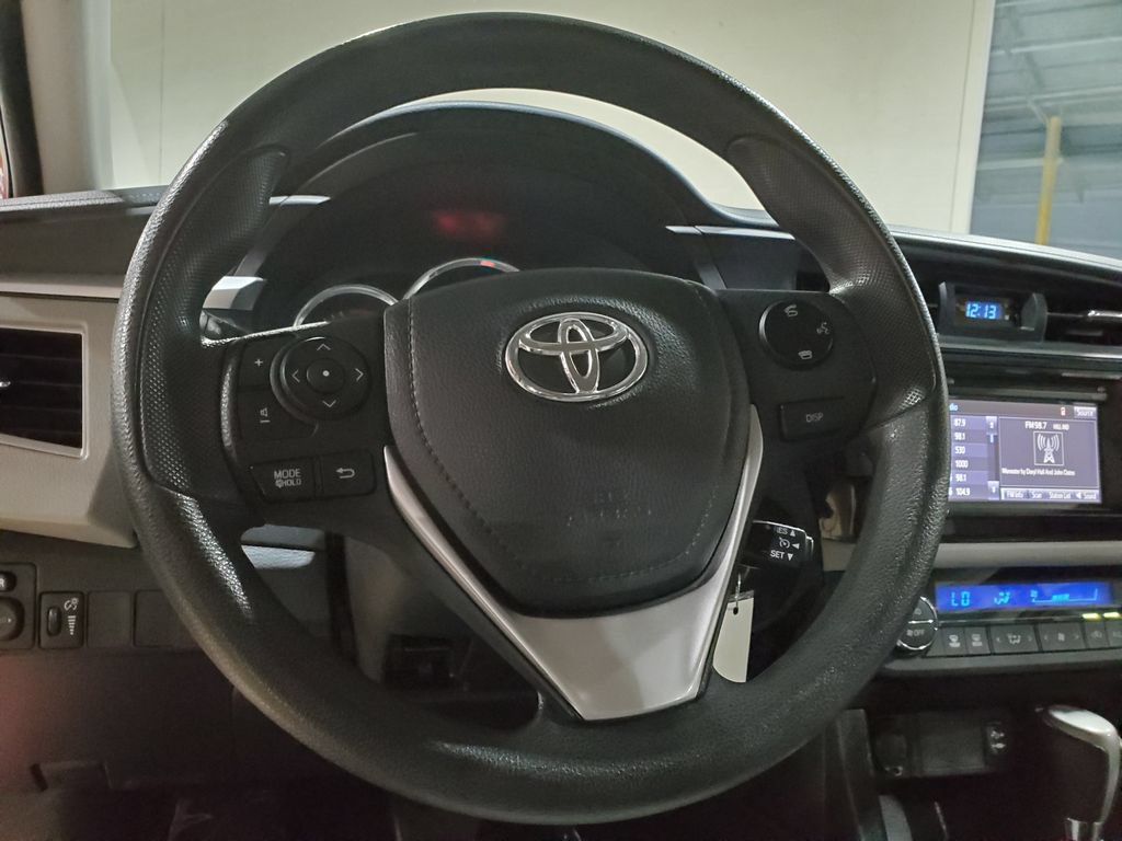 Used 2016 Toyota Corolla LE FWD image 24